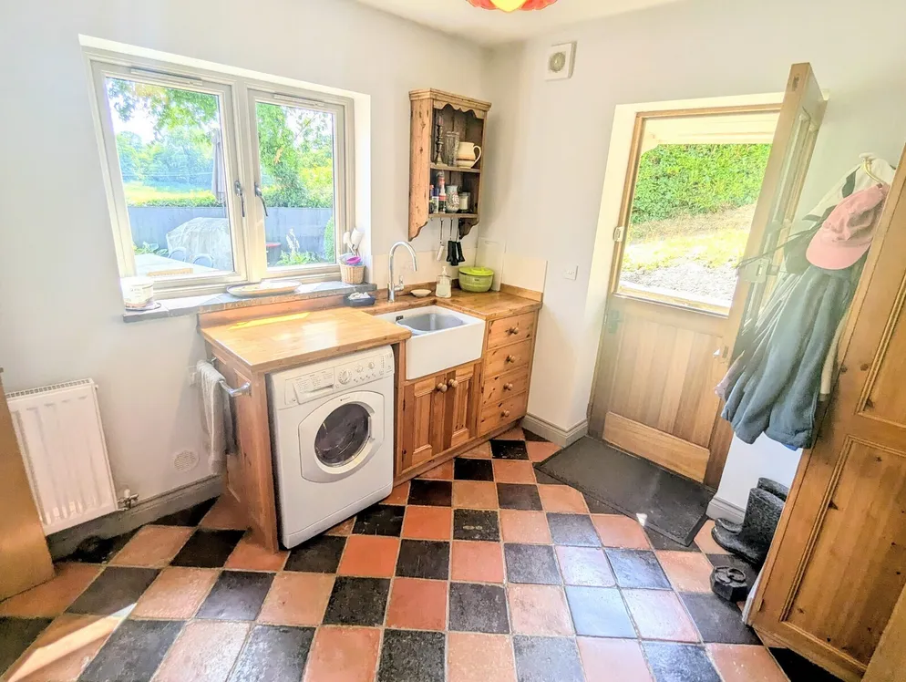 Property carousel item 14