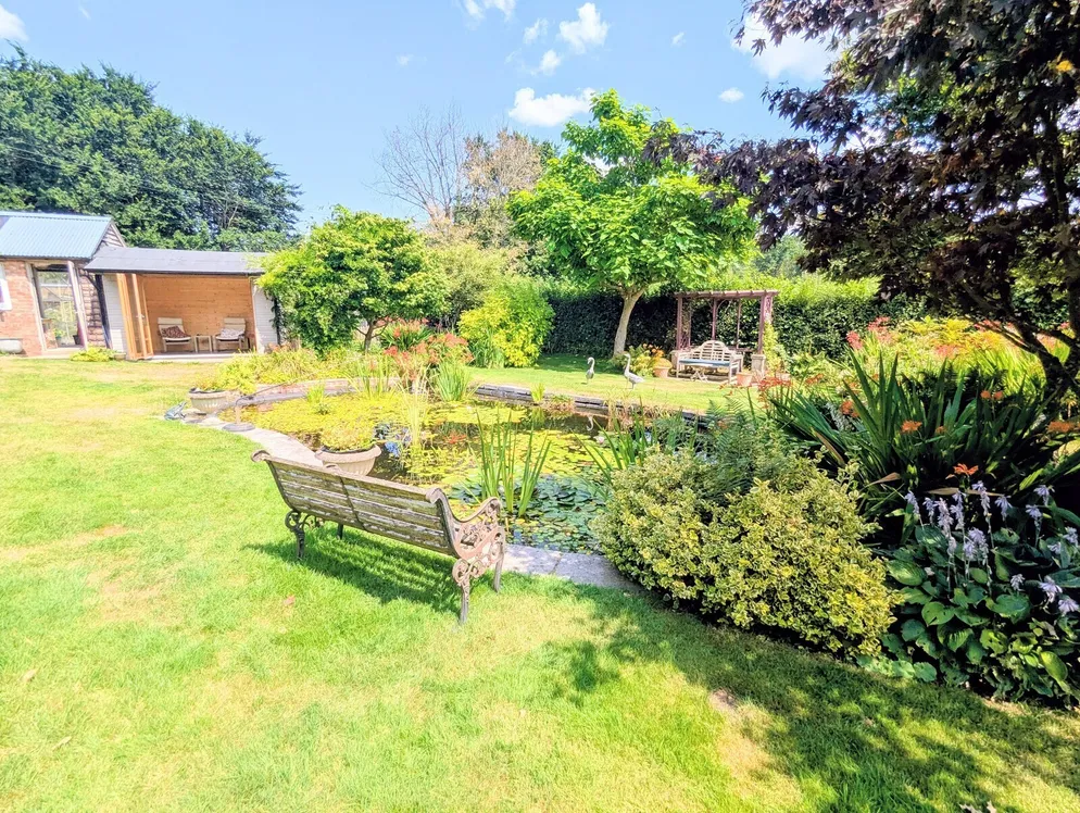 Property carousel item 32