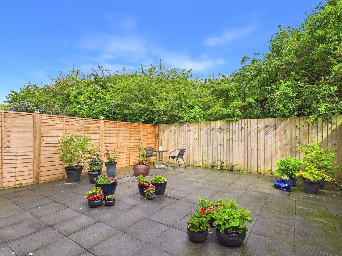 Greenacres, Barry, CF63