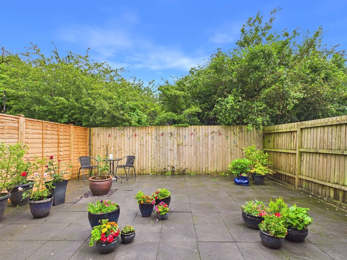 Greenacres, Barry, CF63