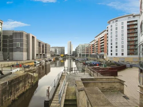 Armouries Way, LEEDSphoto