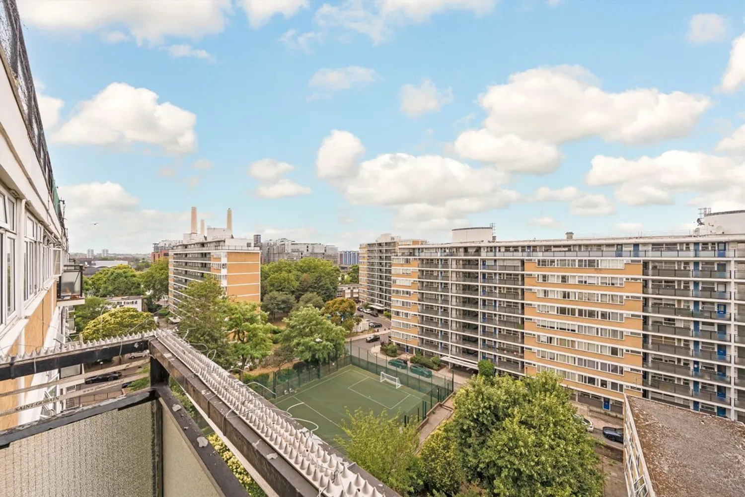 Churchill Gardens, London, SW1V photo 3