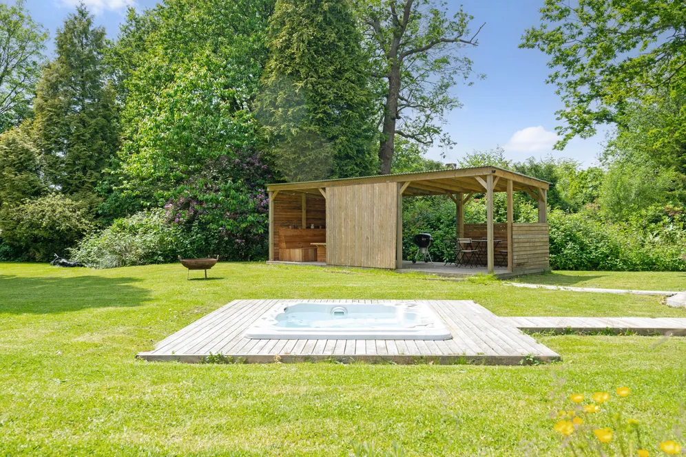 Plawhatch Lane, Sharpthorne, RH19 photo 18
