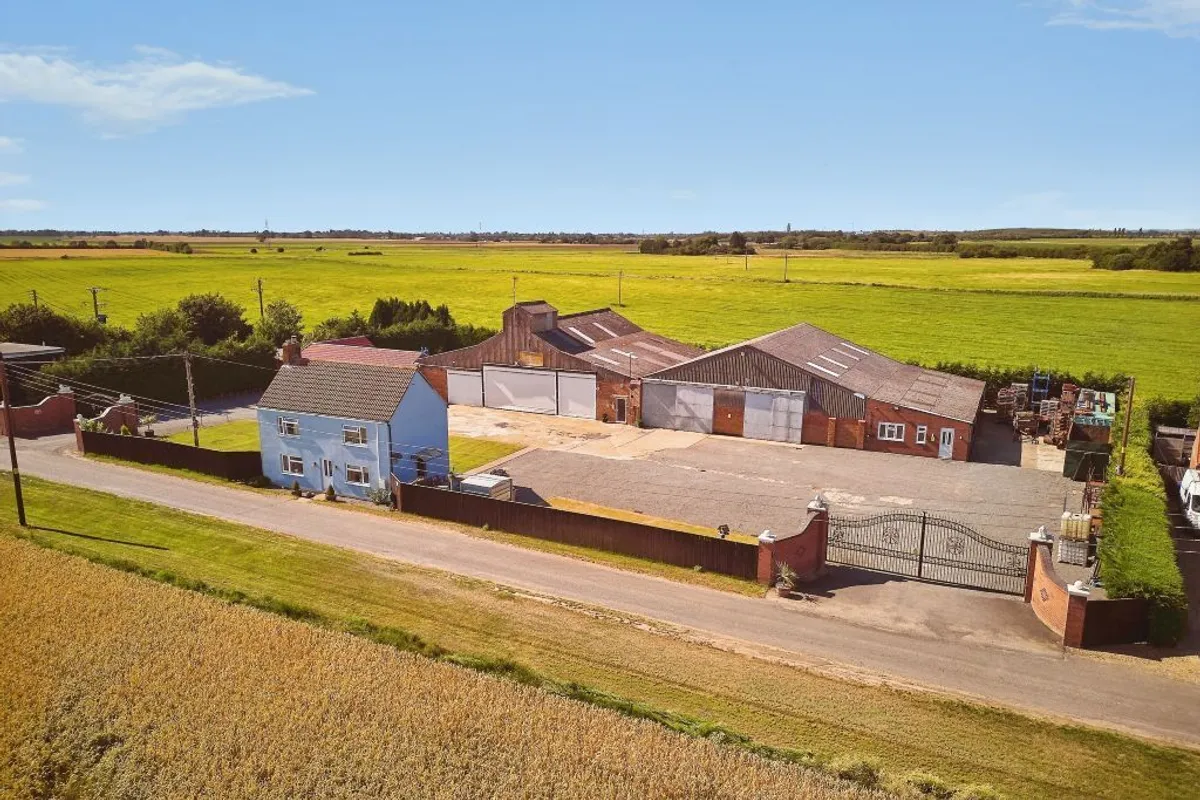 Frampton Roads, Frampton, Boston