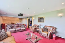 Frampton Roads, Frampton, Boston