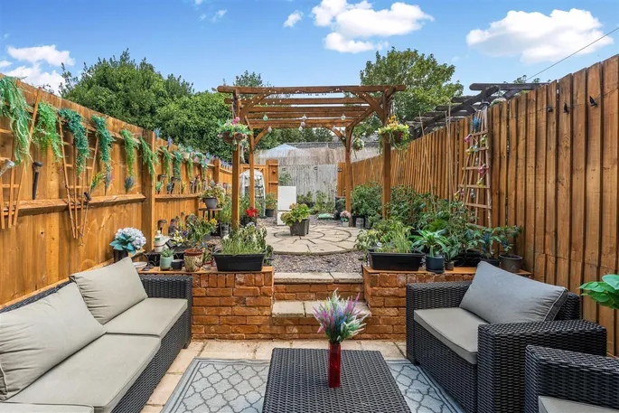 Property carousel image 10