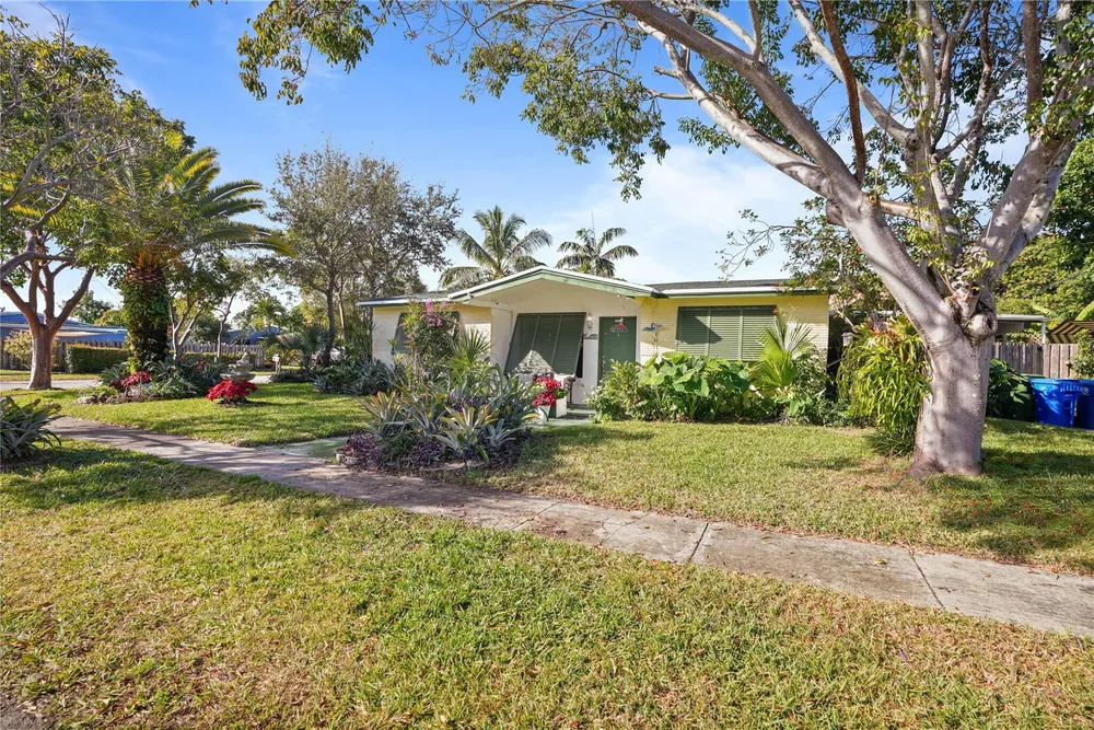 3421 SW 15th St, Fort Lauderdale, FL 33312