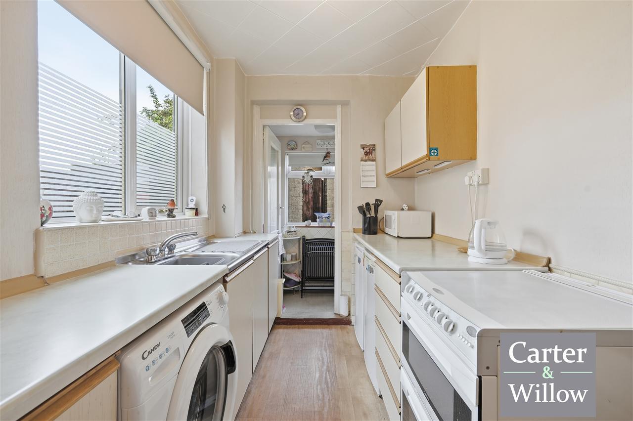 Ilchester Road, Dagenham, Essex Image 8