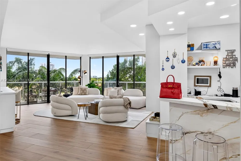 20281 E Country Club Dr, Aventura, FL 33180