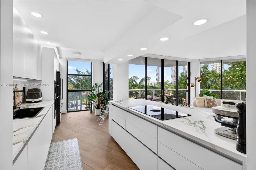 20281 E Country Club Dr, Aventura, FL 33180