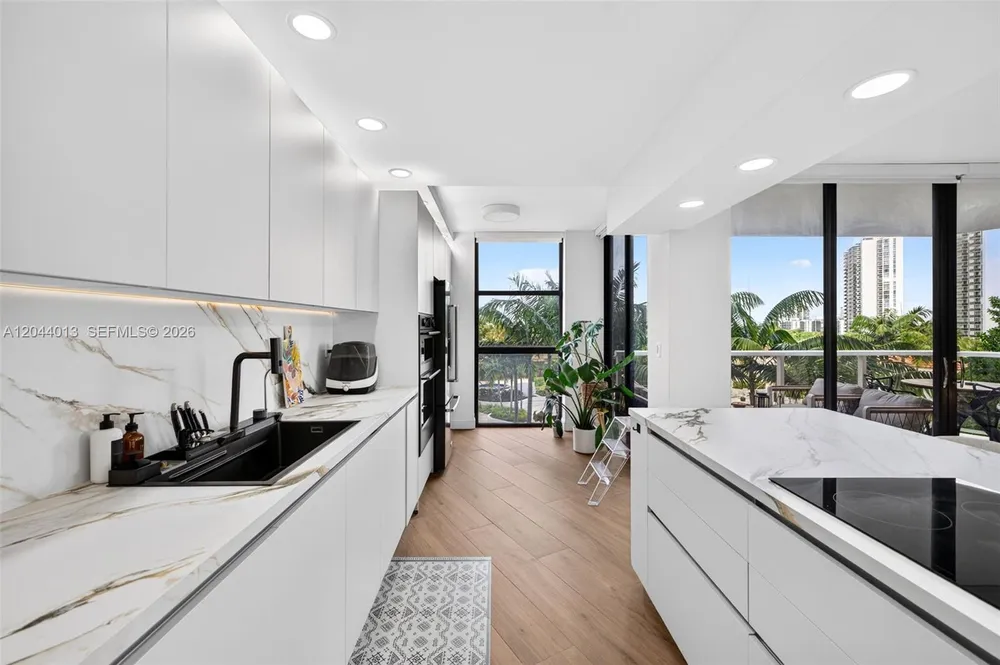20281 E Country Club Dr, Aventura, FL 33180