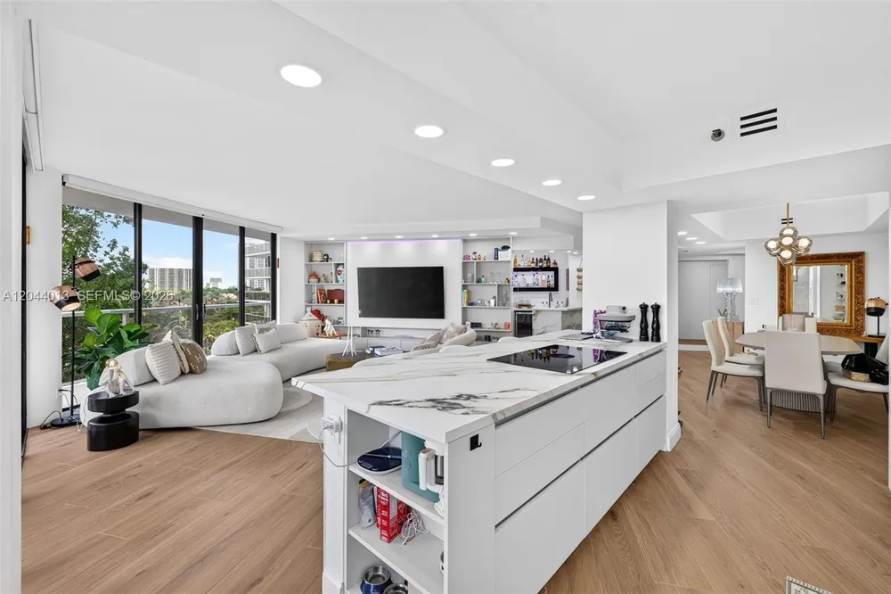 20281 E Country Club Dr, Aventura, FL 33180
