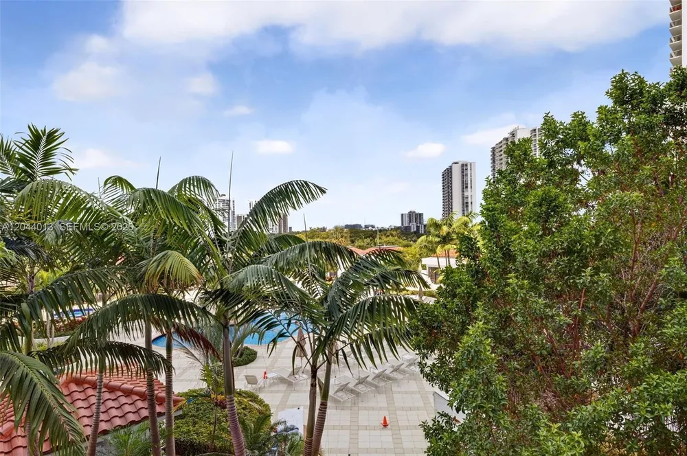 20281 E Country Club Dr, Aventura, FL 33180