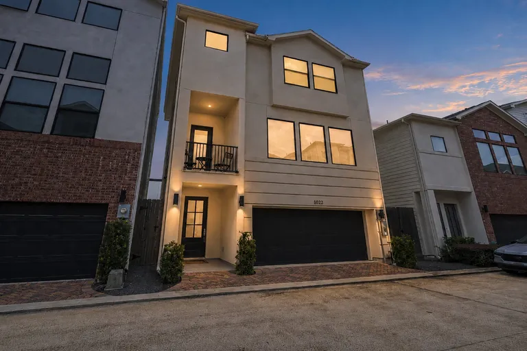 1022 Green Kensington Dr, Houston, TX 77008