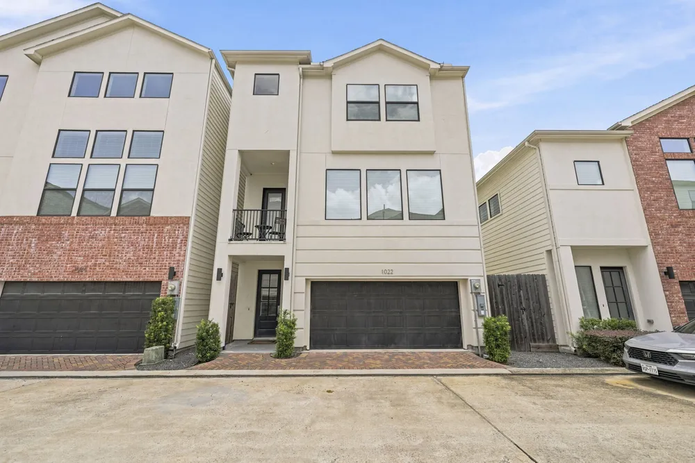 1022 Green Kensington Dr, Houston, TX 77008