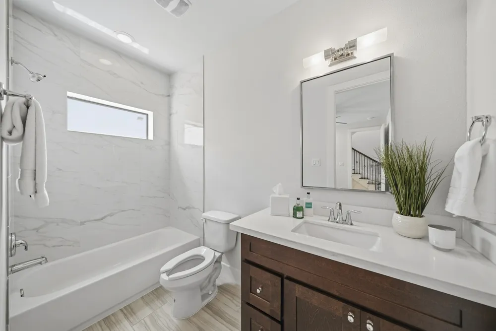 1022 Green Kensington Dr, Houston, TX 77008