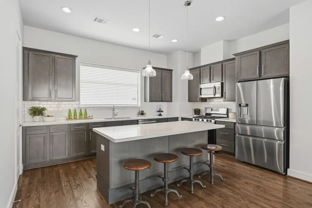 1022 Green Kensington Dr, Houston, TX 77008