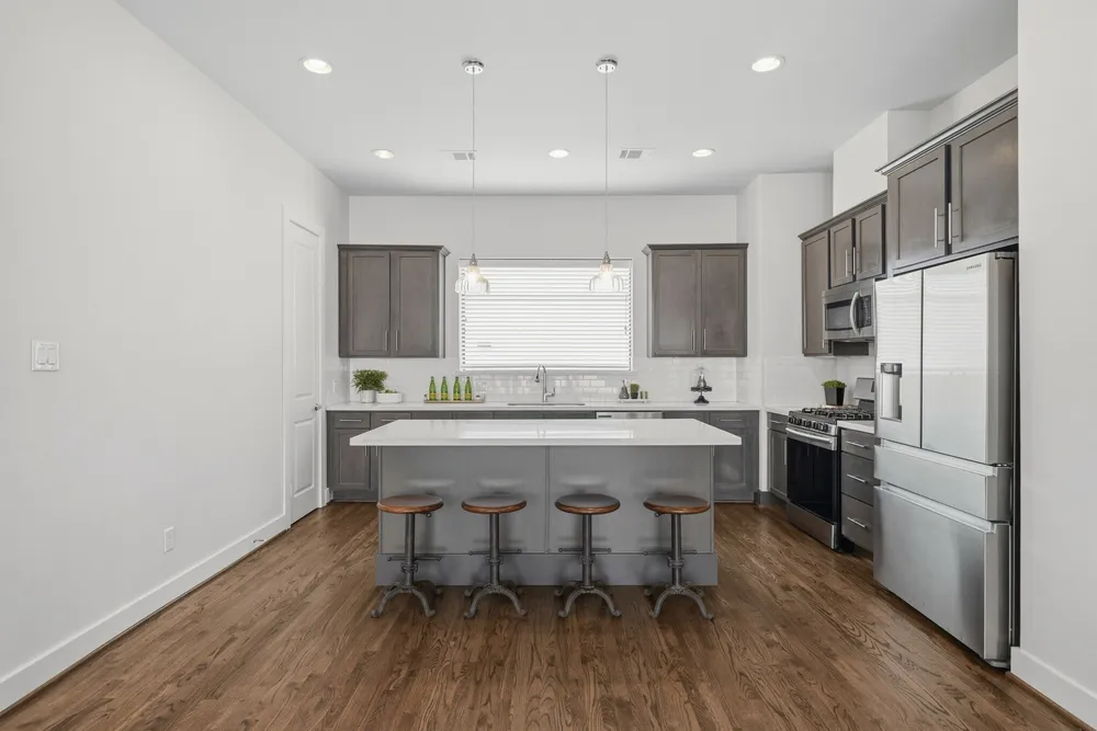 1022 Green Kensington Dr, Houston, TX 77008