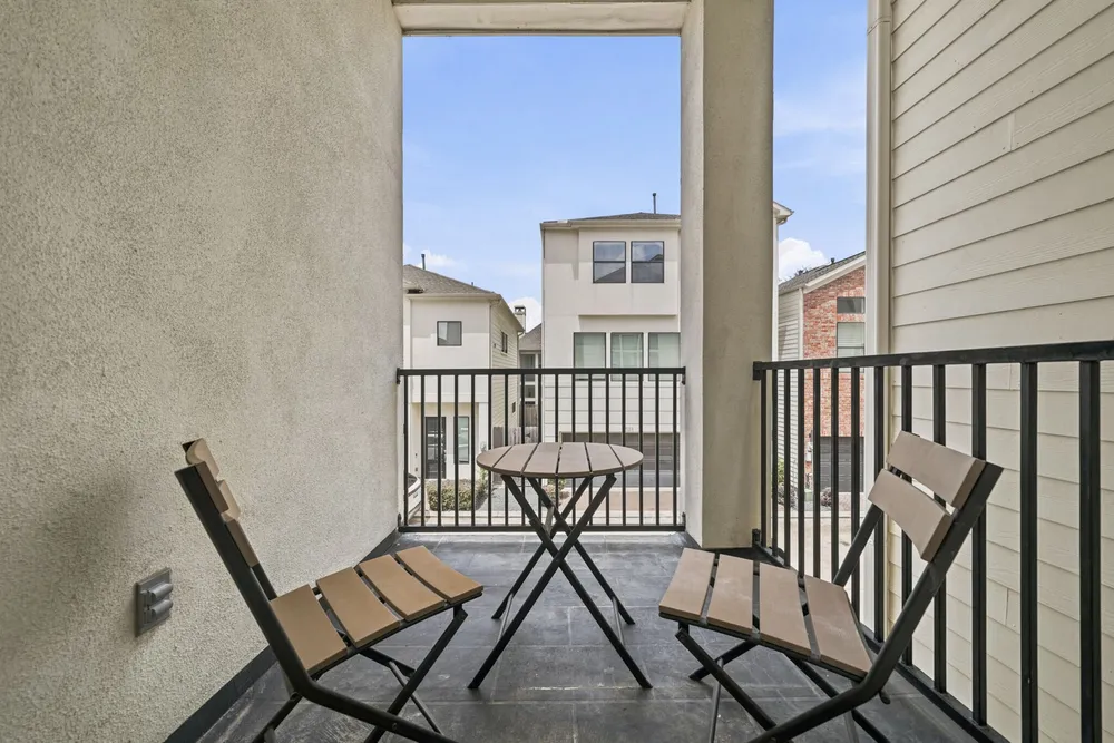 1022 Green Kensington Dr, Houston, TX 77008