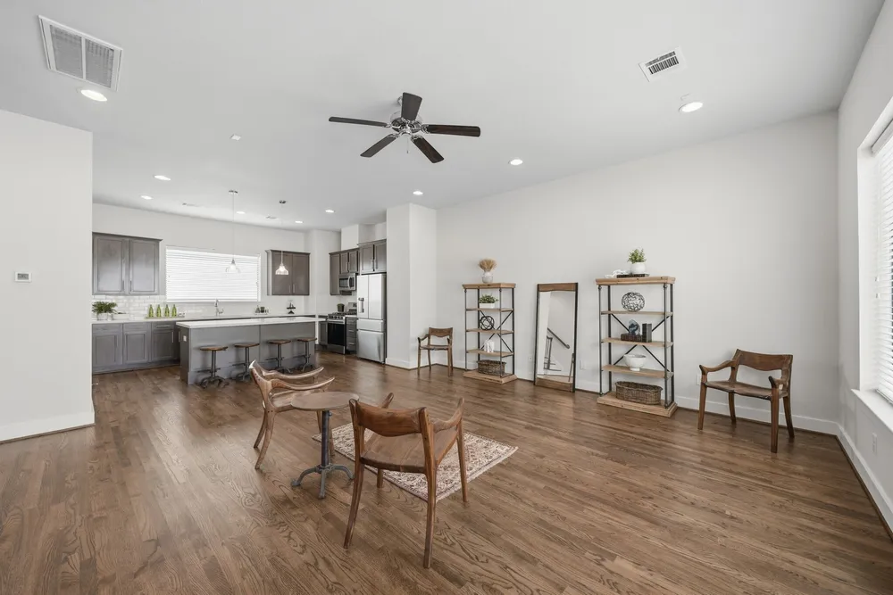 1022 Green Kensington Dr, Houston, TX 77008