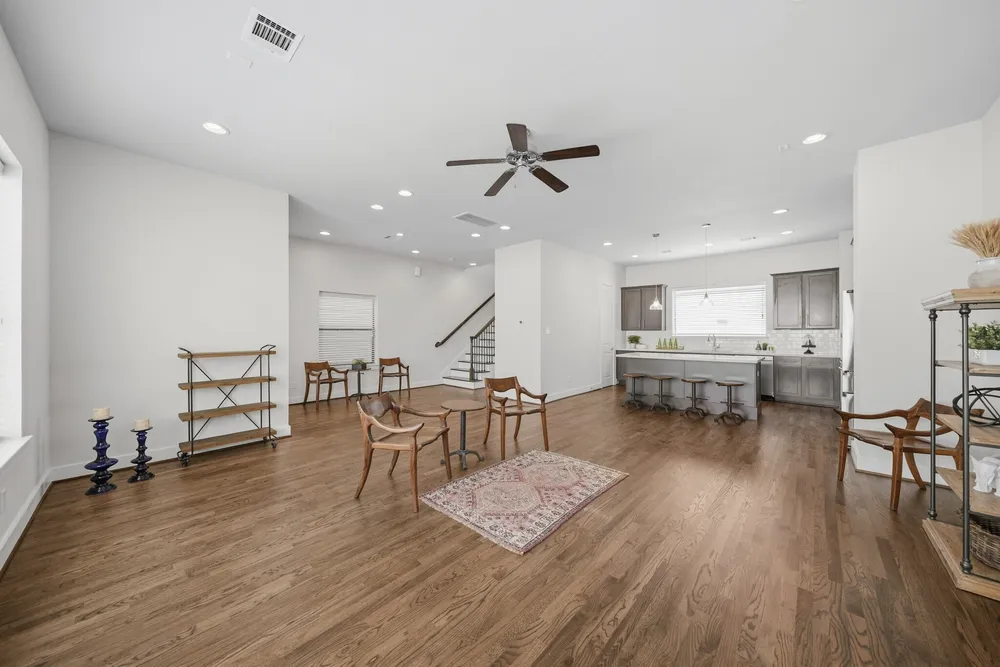 1022 Green Kensington Dr, Houston, TX 77008