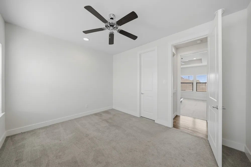 1022 Green Kensington Dr, Houston, TX 77008
