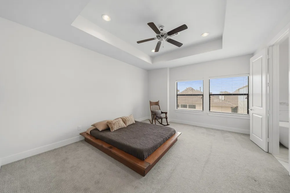 1022 Green Kensington Dr, Houston, TX 77008