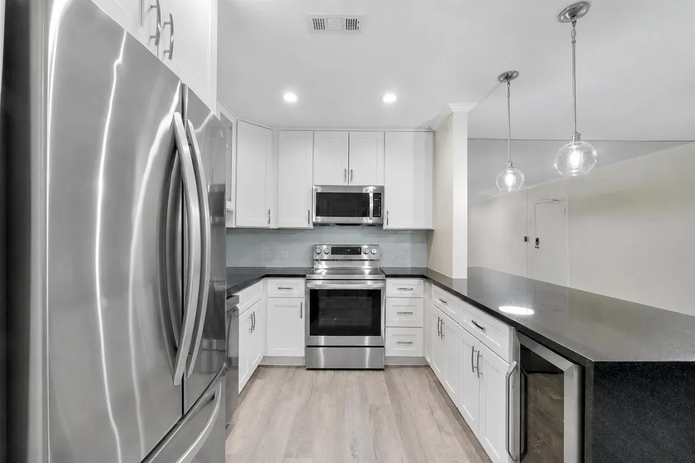 6205 Bay Club Dr, Fort Lauderdale, FL 33308