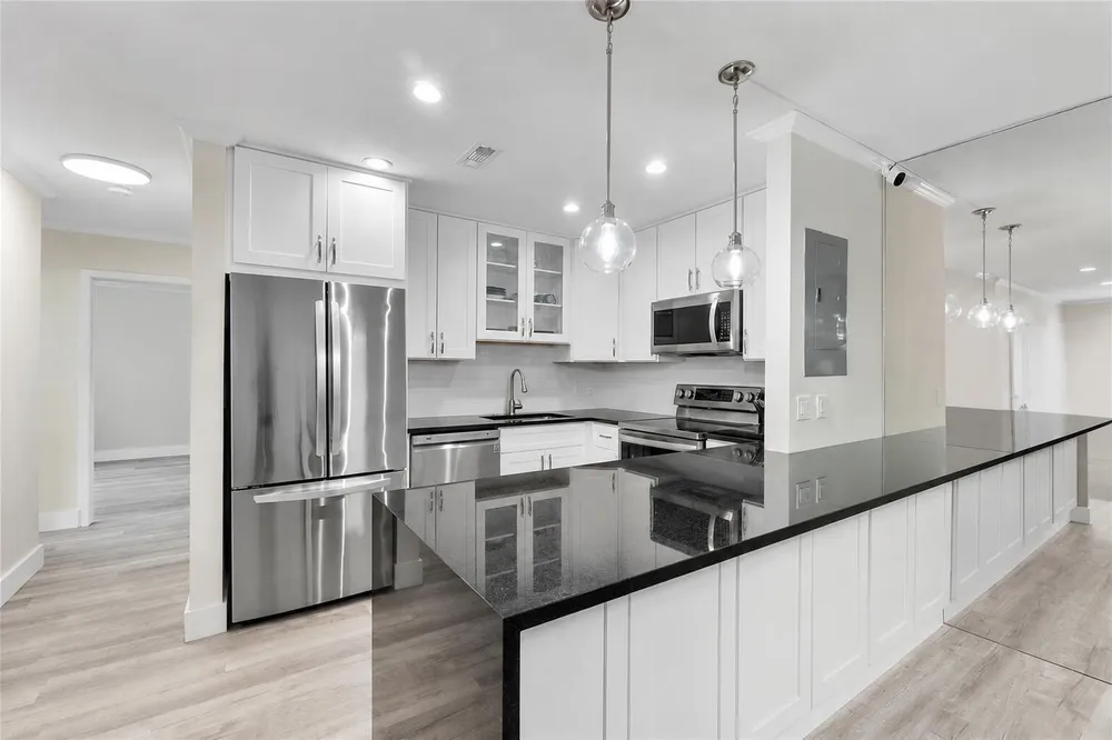 6205 Bay Club Dr, Fort Lauderdale, FL 33308