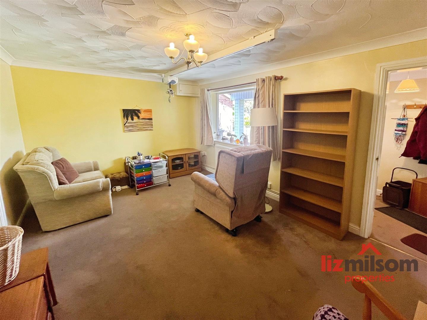 Meadow Lane, Newhall, Swadlincote Image 5