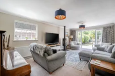 Briar Glen, Cookham, Maidenhead, SL6 photo 2