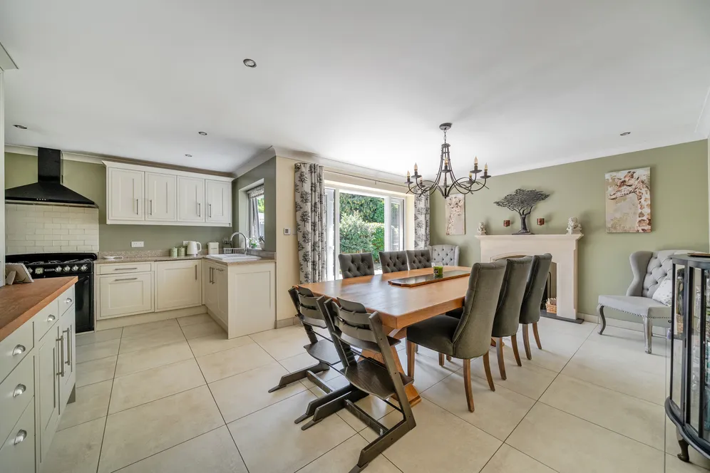 Briar Glen, Cookham, Maidenhead, SL6 photo 3