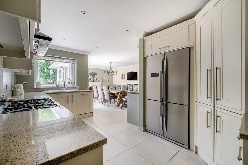 Briar Glen, Cookham, Maidenhead, SL6 photo 4