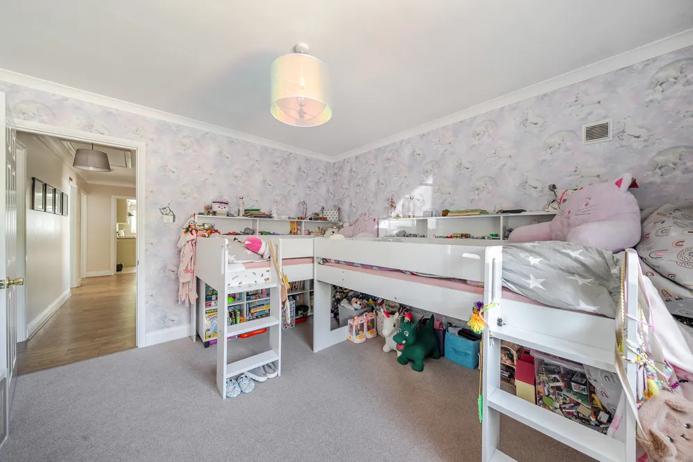 Briar Glen, Cookham, Maidenhead, SL6 photo 9