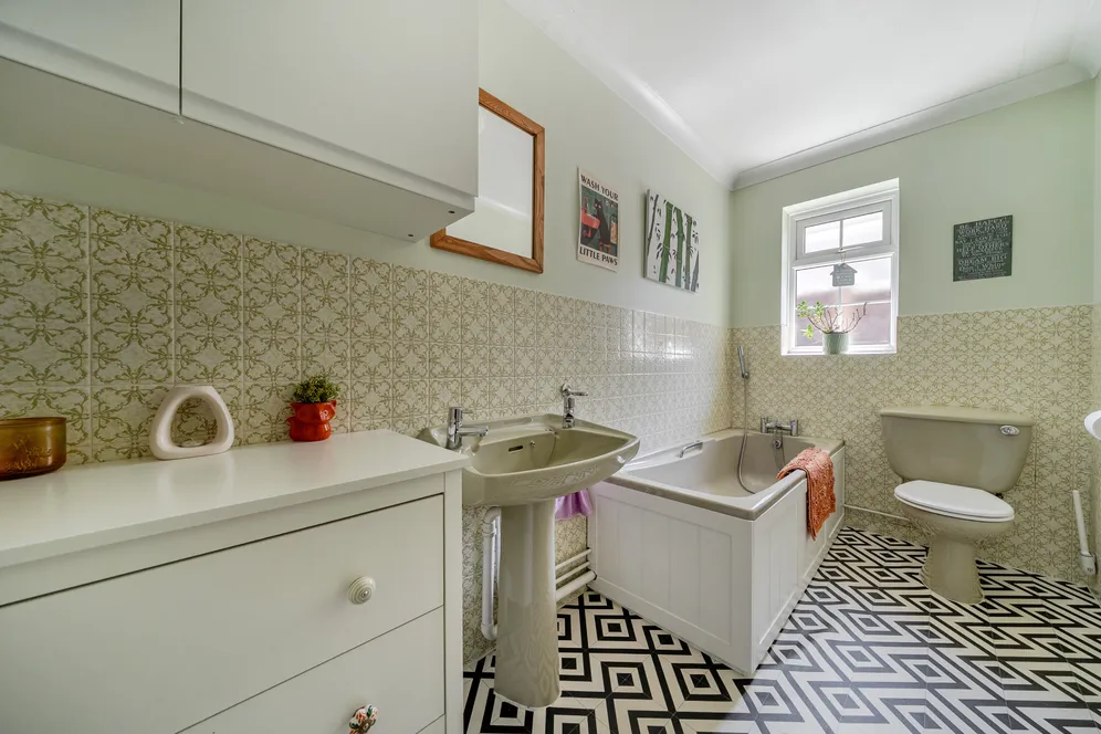 Briar Glen, Cookham, Maidenhead, SL6 photo 12