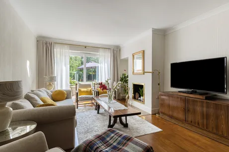 Burtons Road, Hampton Hill, TW12