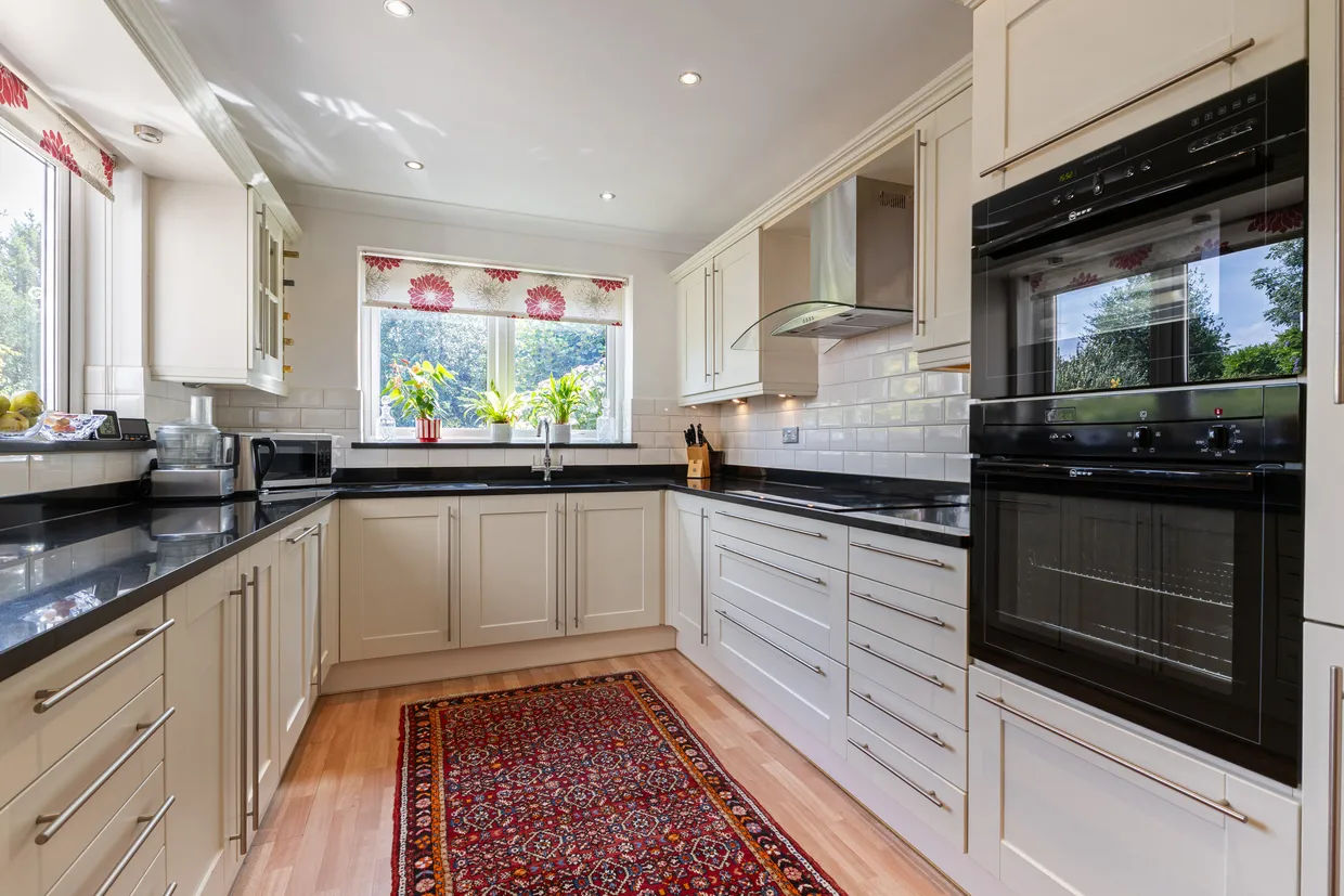 Burtons Road, Hampton Hill, TW12 photo 2