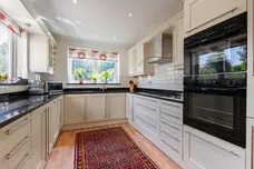 Burtons Road, Hampton Hill, TW12 photo 2