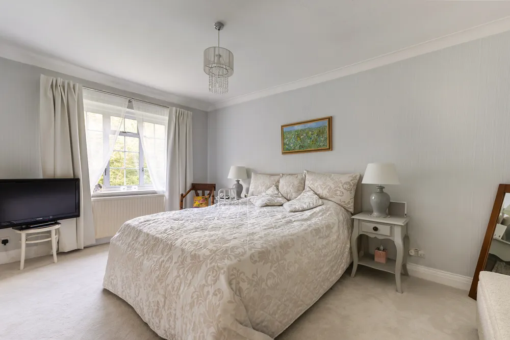 Burtons Road, Hampton Hill, TW12