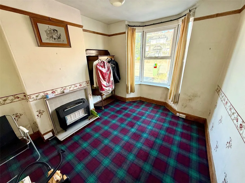 Property carousel item 4