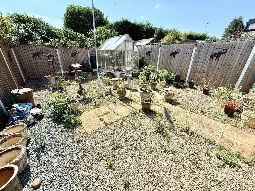 Property carousel item 11