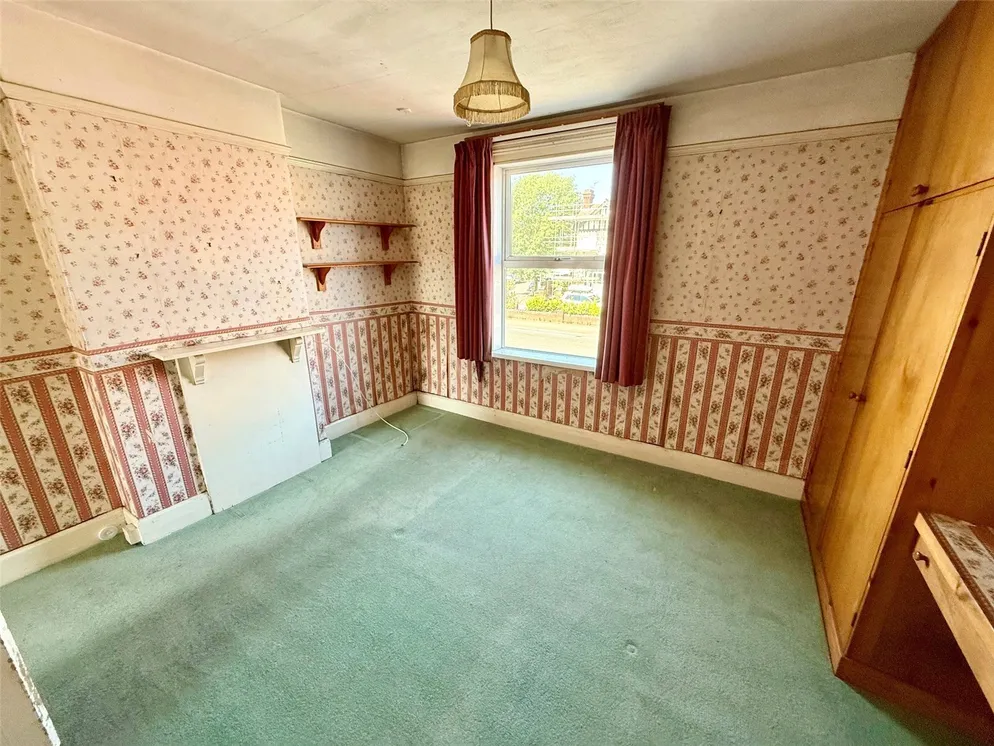 Property carousel item 14