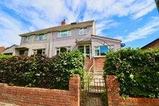 Claude Road West, Barry