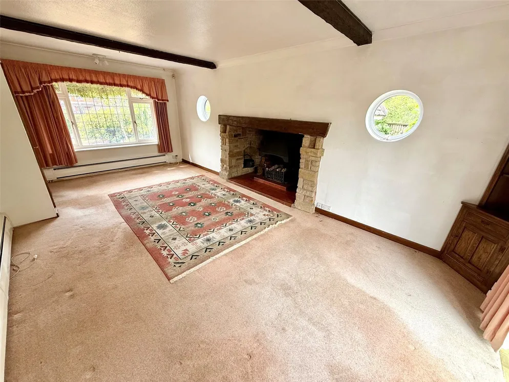 Property carousel item 4