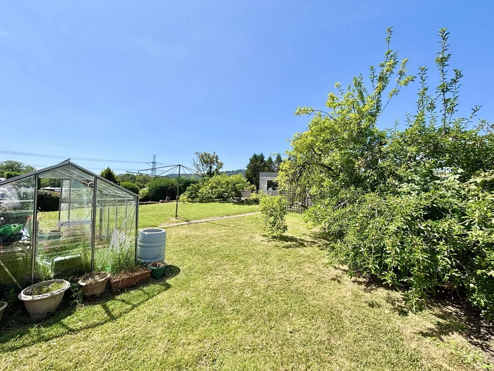 Property carousel item 26