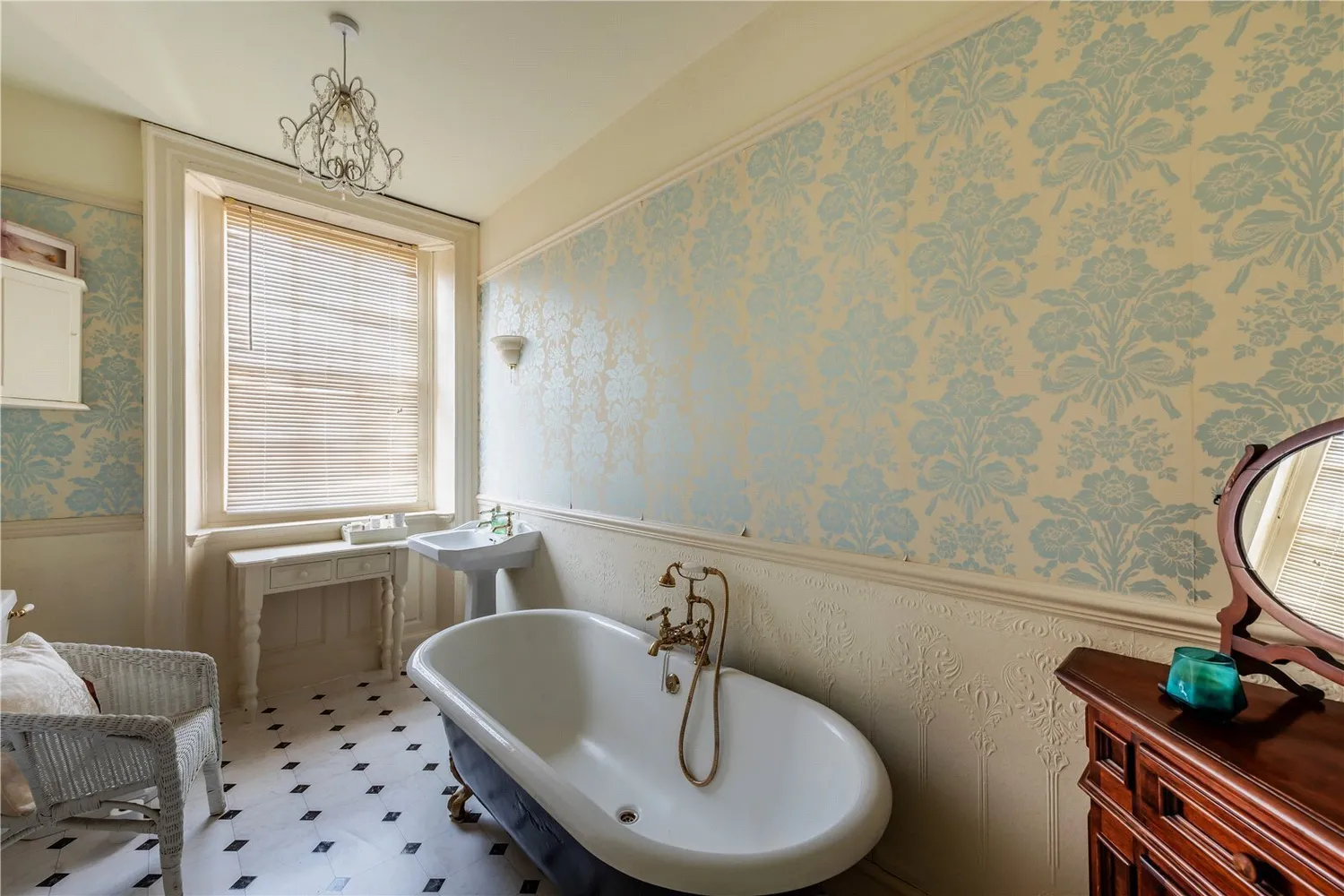 Parkgate Road, Neston, CH64 photo 18