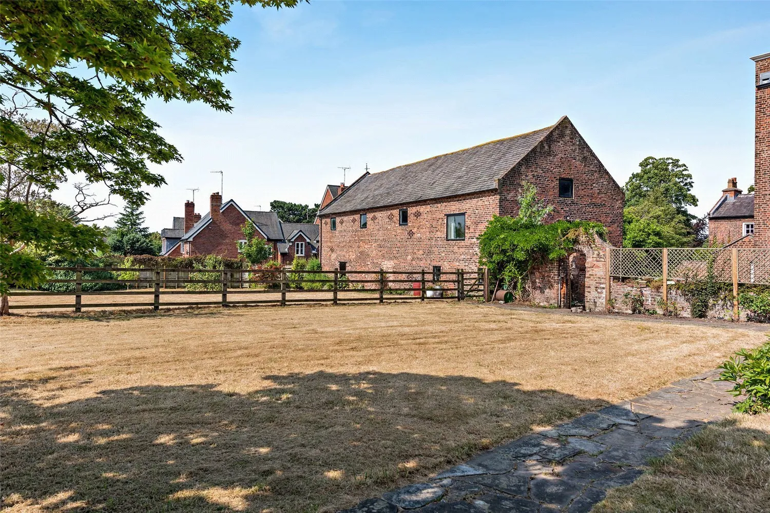 Parkgate Road, Neston, CH64 photo 25