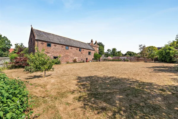 Parkgate Road, Neston, CH64 photo 27