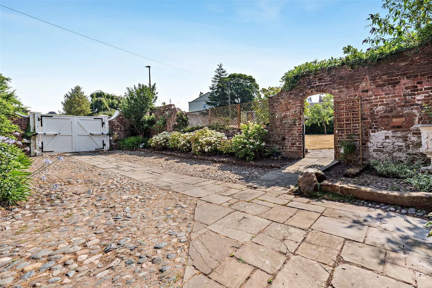Parkgate Road, Neston, CH64 photo 29