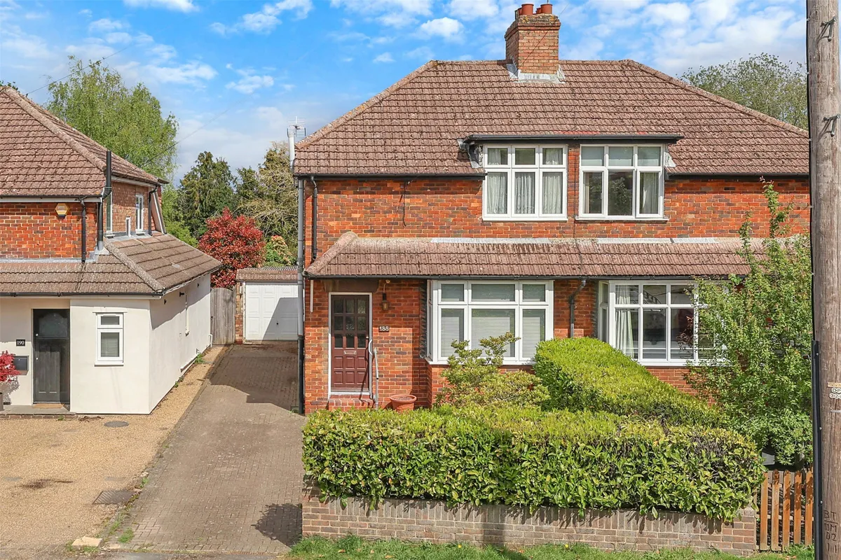 Cobham Road, Fetcham, Leatherhead, Surrey, KT22